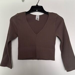 Nikibiki quarter sleeve crop top
